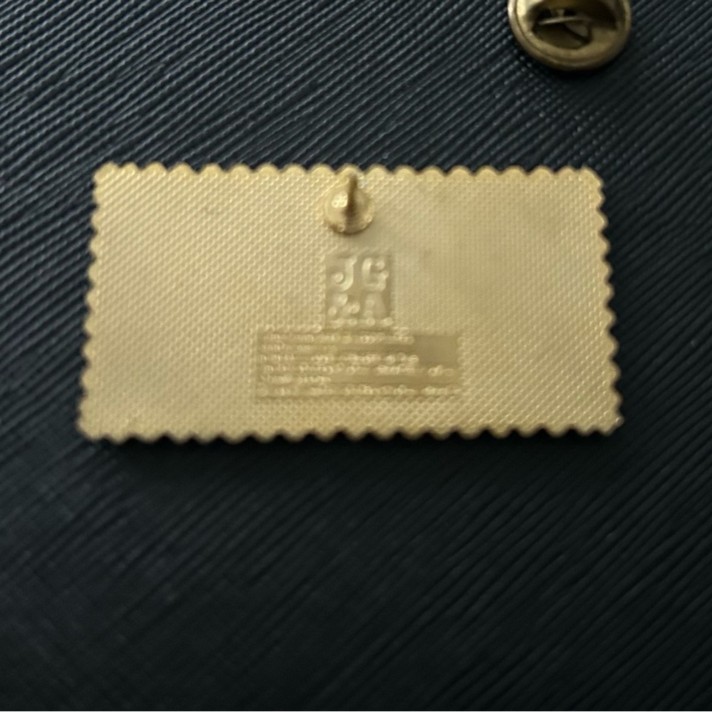 Love You Mother USPS postage 22 cents stamp goldtone floral vintage Lapel Pin - Picture 3 of 6